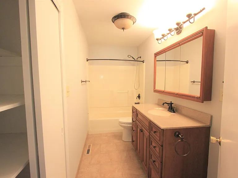 513 Thorne Dr — Photo 17