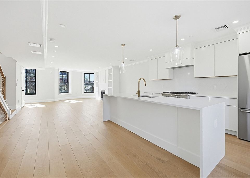 1st image of 667 Tremont St #Penthouse