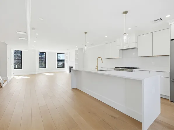 667 Tremont St #Penthouse, Boston, MA 02118
