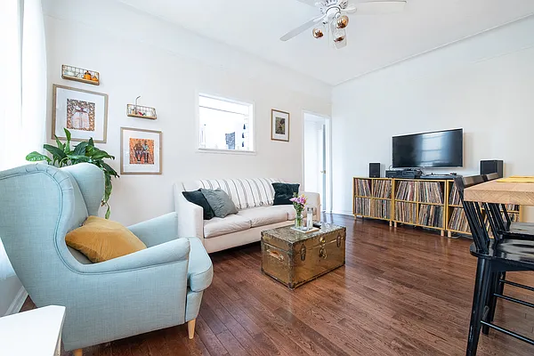 Sold by Brick&Mortar | media 3