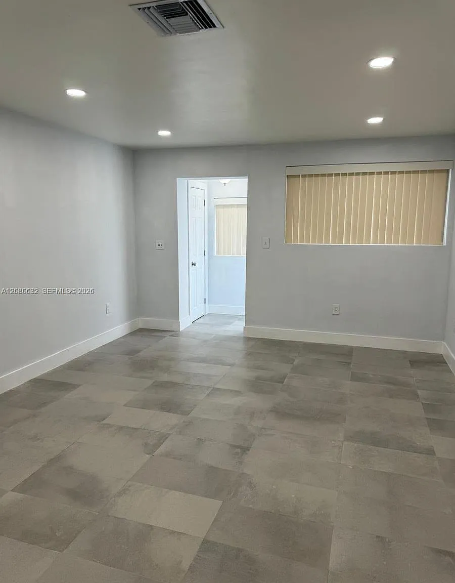 West Silver Crest — Photo 4