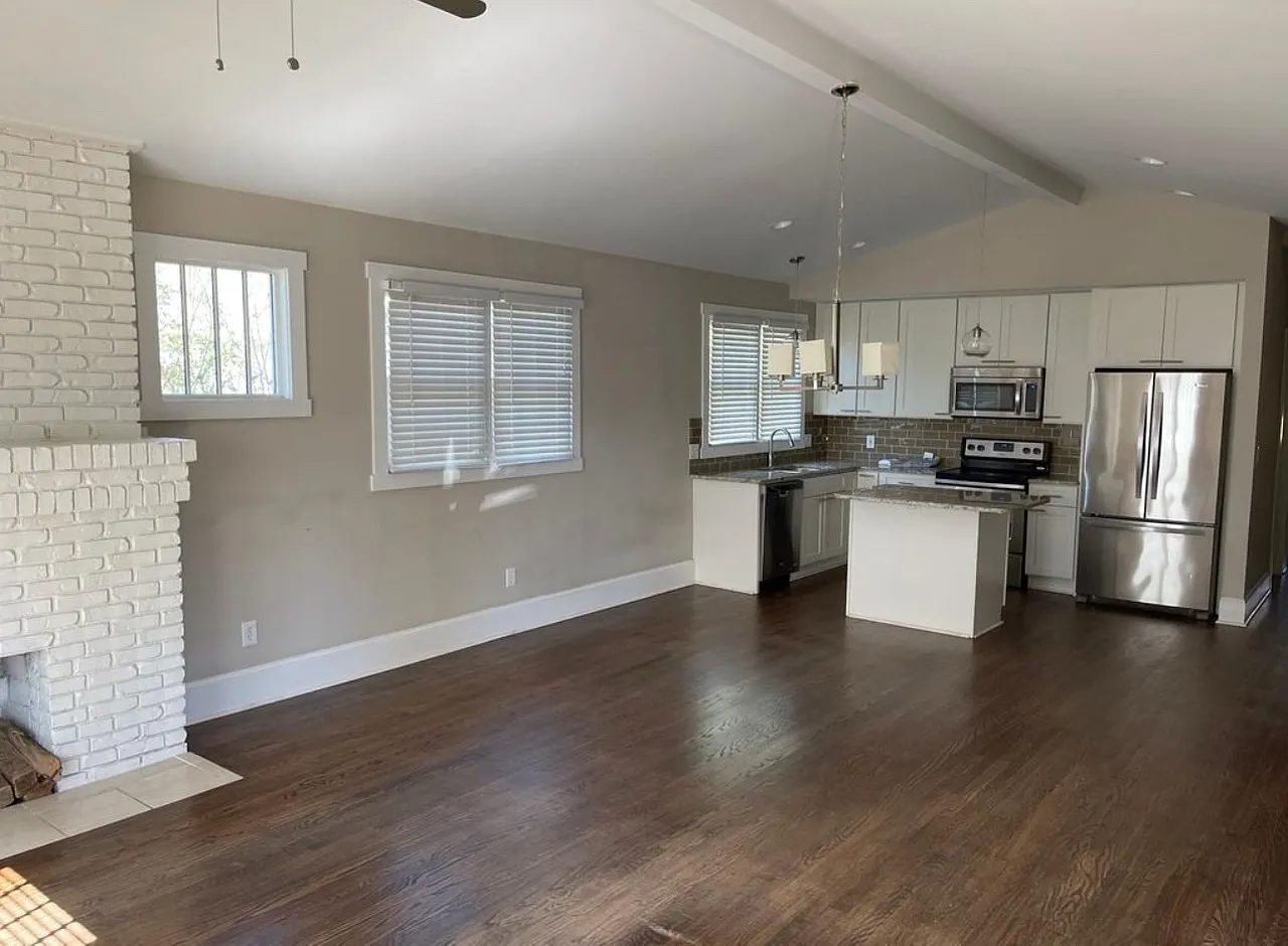 3 bed, 1300 sqft, $2,900 — Photo 1