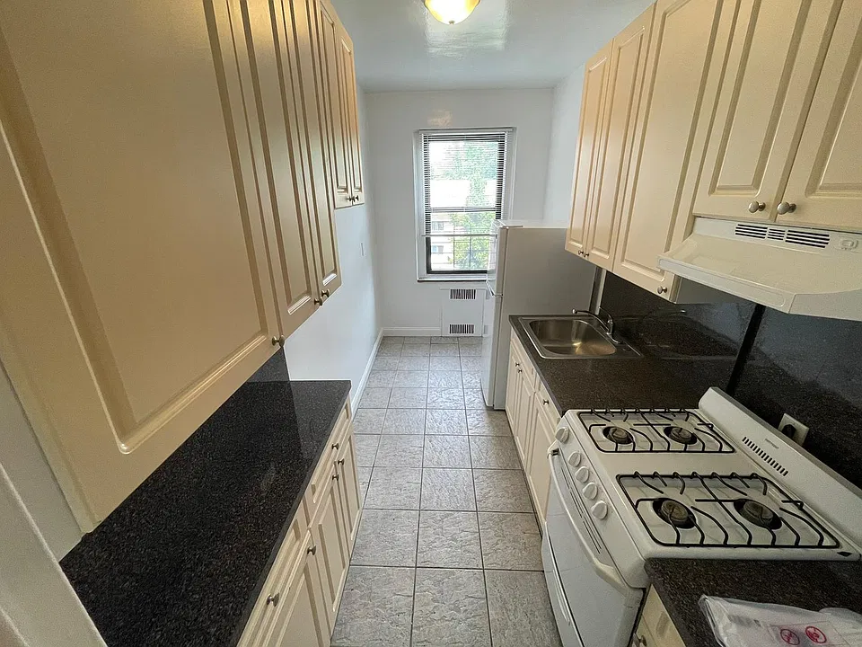 17290 Highland Ave #5P