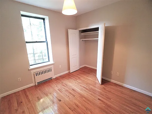 Rented by EXR | media 10