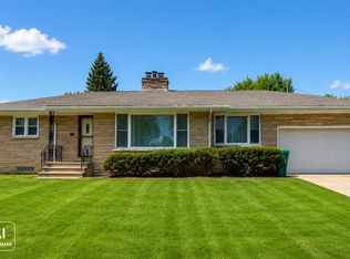 5550 Jefferson Pl, Merrillville, IN 46410