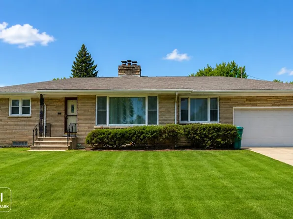 5550 Jefferson Pl, Merrillville, IN 46410