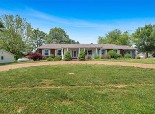 1823 Meadow Ct, Columbia, IL 62236