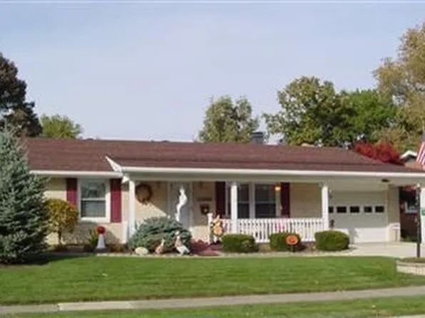 218 Villa Dr, Brookville, OH 45309