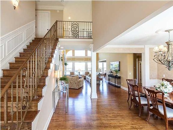 2-Story Foyer