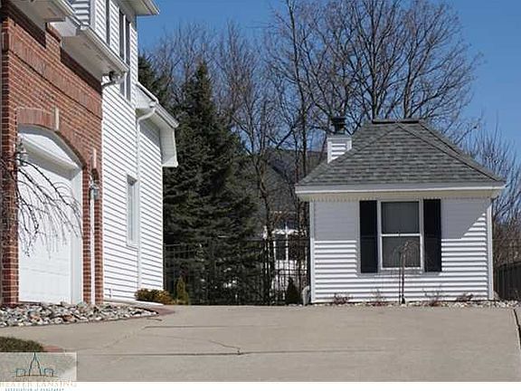 2nd image of 508 Riverwalk Dr