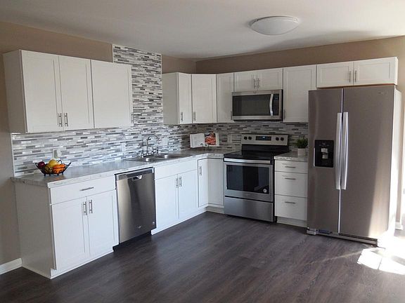 5th image of 2510 Douglas Dr