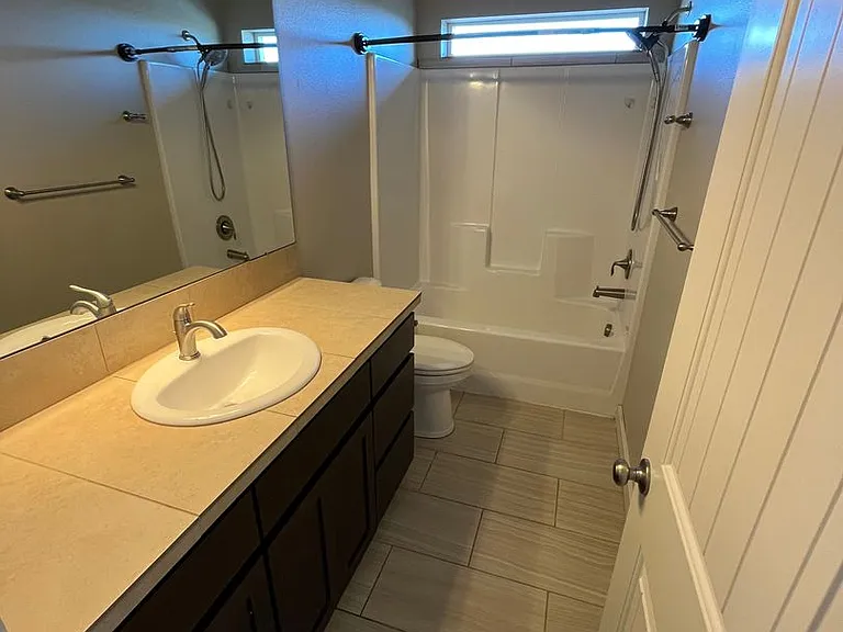 63159 NE De Haviland St — Photo 10