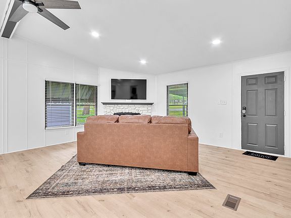 3rd image of 318 Overlook Trl Unit A