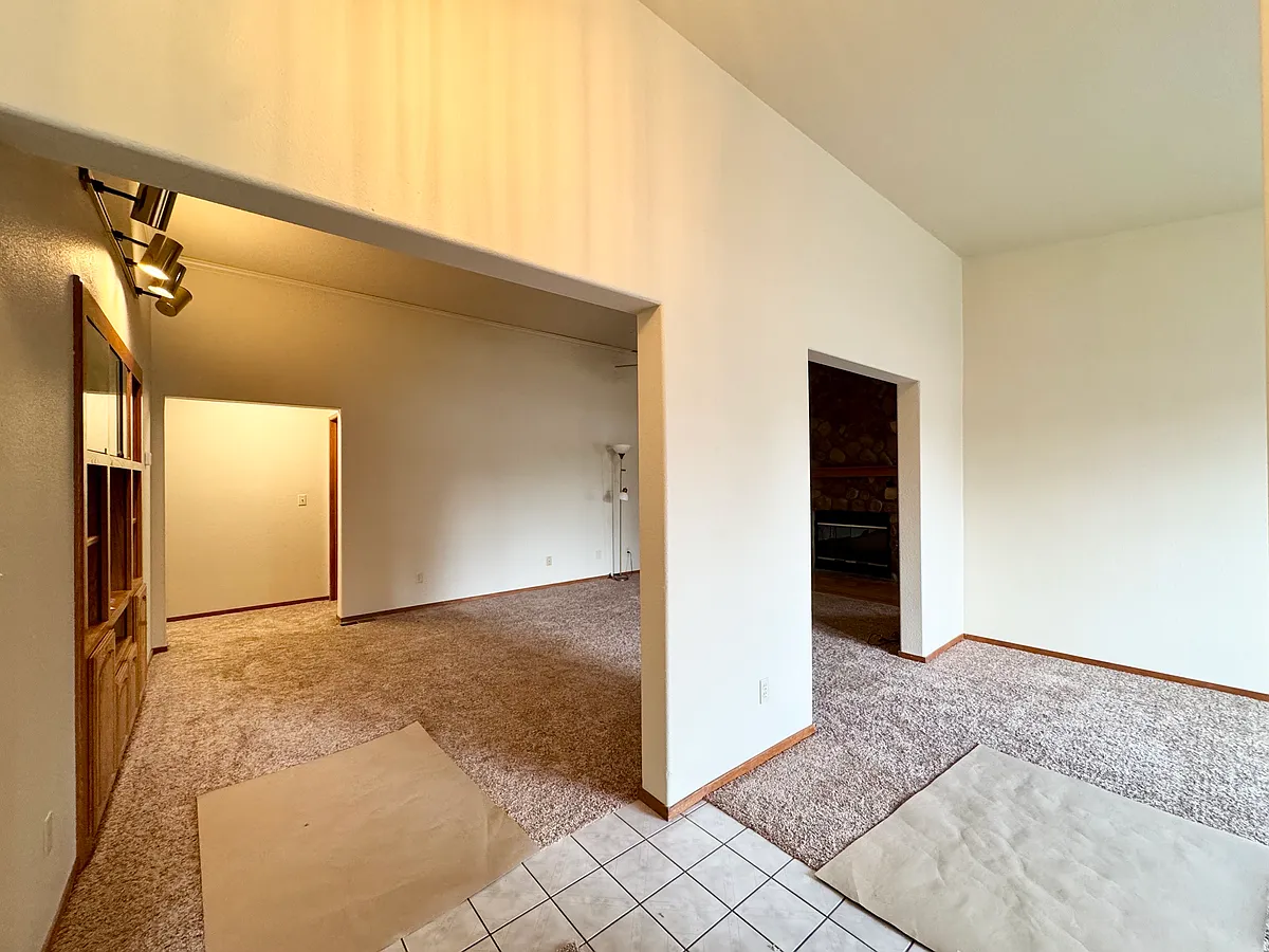 Building Photo - 721 William Ct