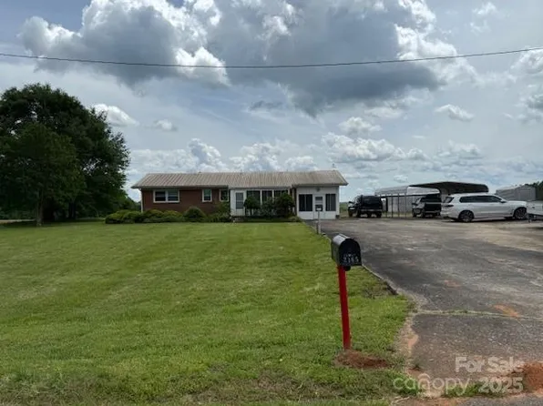 2165 McCraw Rd, Mooresboro, NC 28114