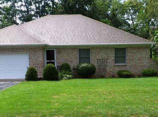 640 Begonia St SE #B, Demotte, IN 46310