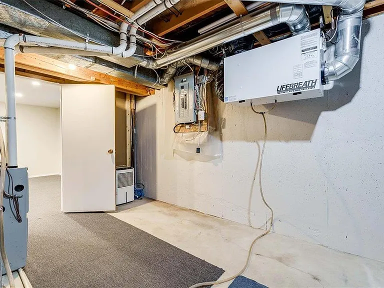 15 Lomond Blvd #15 — Photo 31
