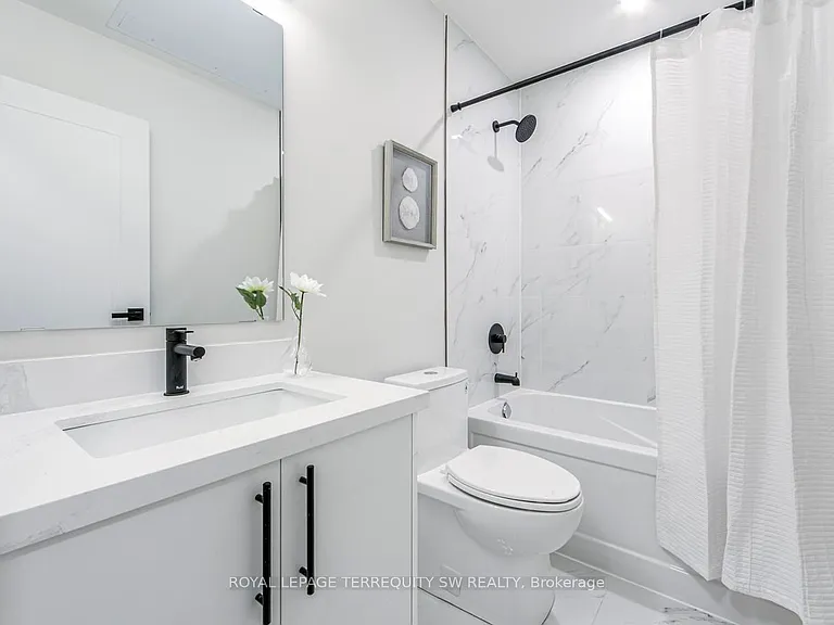 145 Clapperton St #204 — Photo 31