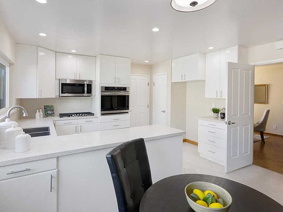 5th image of 1019 Cassia Way