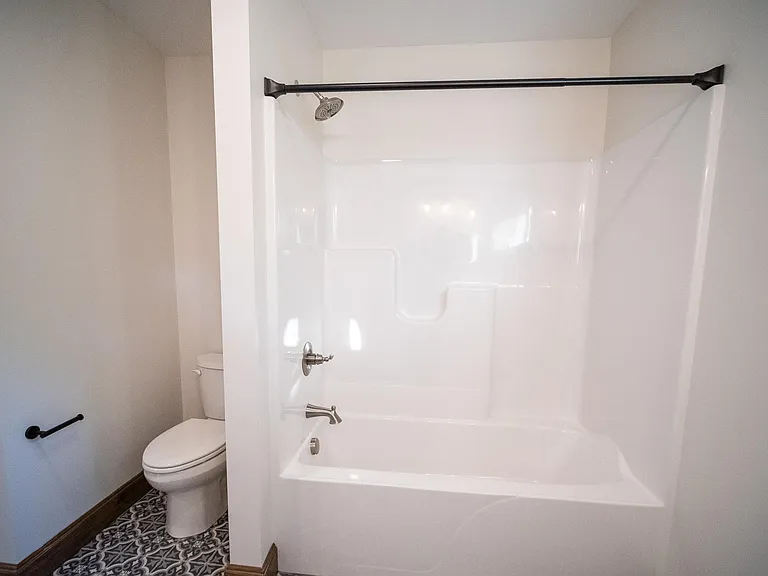 927 E Miller Dr — Photo 18