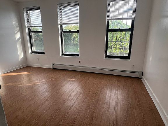 4th image of 457 18th St Floor 2