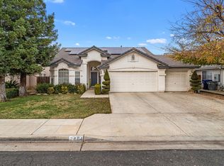 2884 E Pryor Dr, Fresno, CA