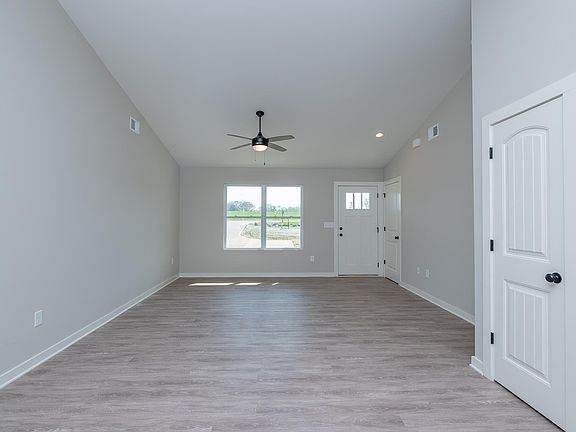 5th image of 9892 Highway 252