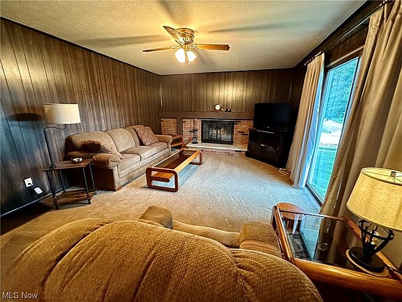 5th image of 3344 Glenbrook Dr