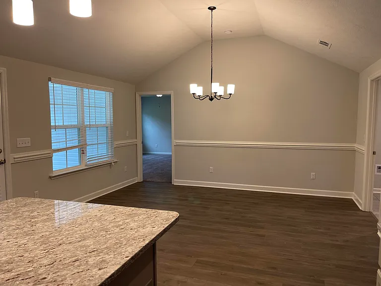 811 Goodale Dr — Photo 10