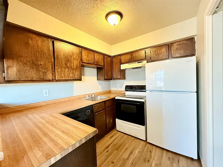 705 Ruth Ct #A — Photo 3