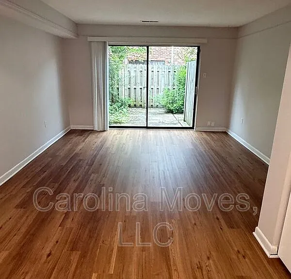 2530 E North St #13-G — Photo 4
