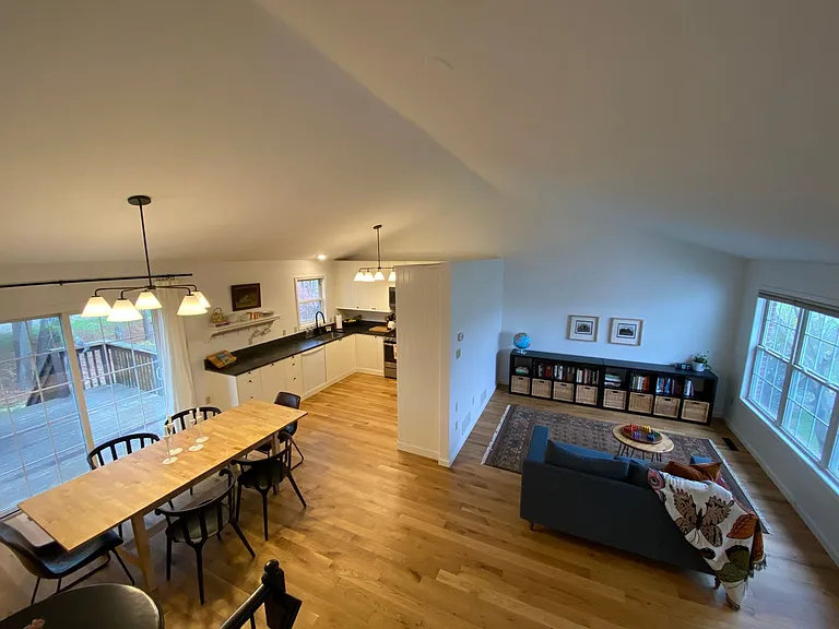727 Linnet Ln — Photo 3
