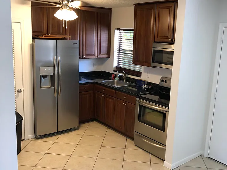 5192 NE 6th Ave #824 — Photo 1