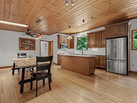 5th image of 16 Briar Hill Road