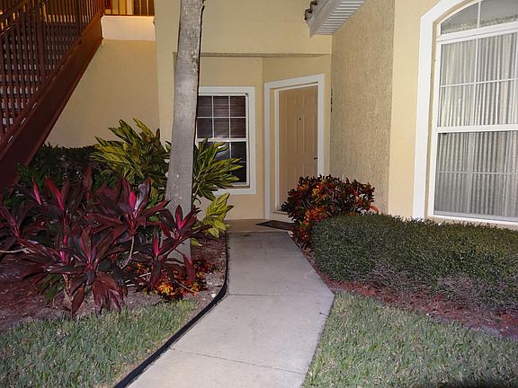 2nd image of 696 Seabrook 104 Ct
