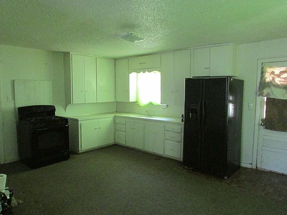 5th image of 913 E 23rd St