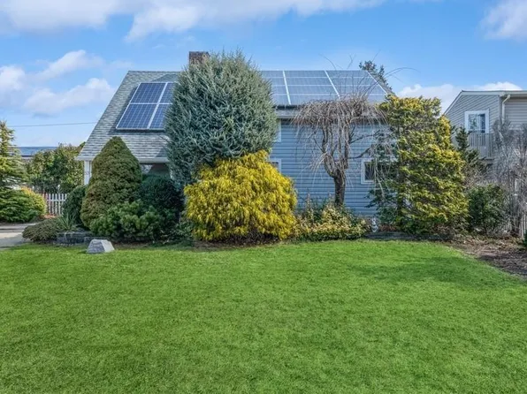 53 Blackbird Lane, Levittown, NY 11756