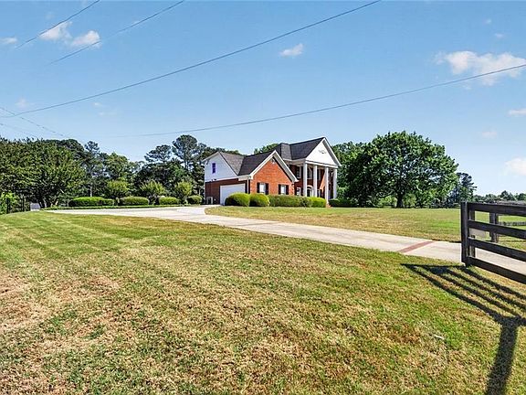 5th image of 3715 Ridge Rd