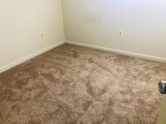 5th image of 303 Stevens Cir APT 1A