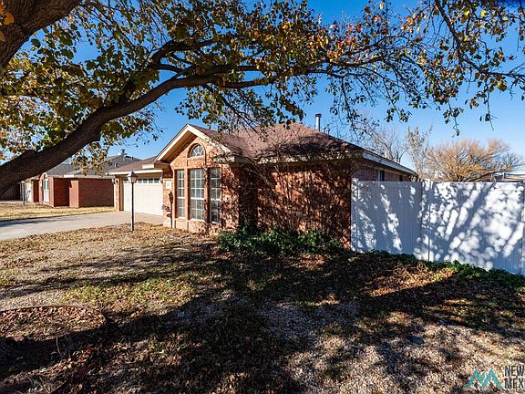 3rd image of 216 Mariposa Dr