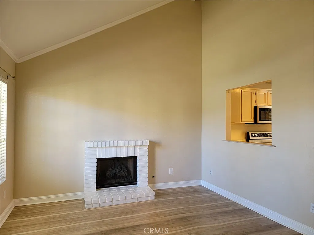 2 bed, 870 sqft, $2,500 — Photo 4