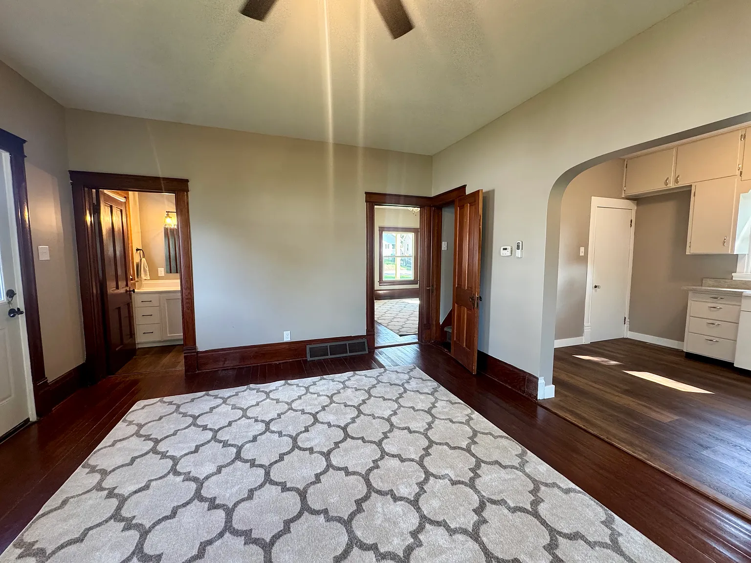 3 bed, 1148 sqft, $1,350 — Photo 4