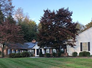 25 Woodridge Rd, Thornton, PA 19373