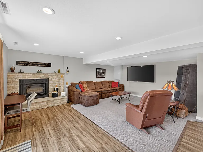 Postier Dr NW — Photo 9