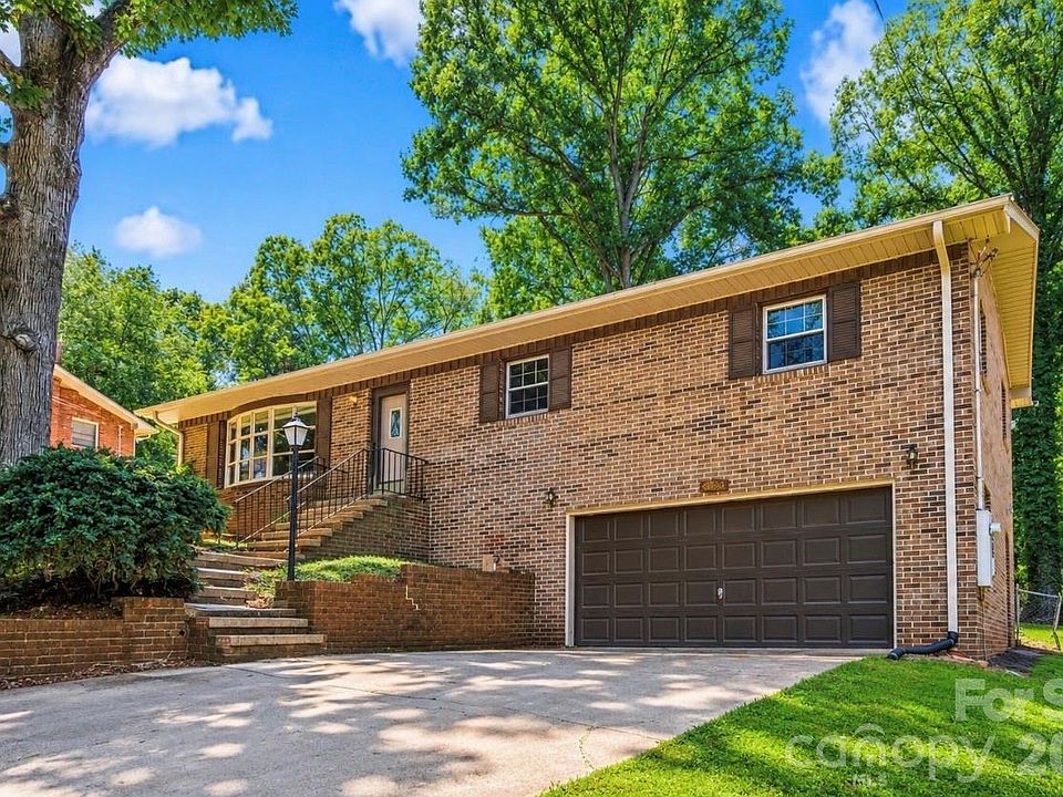 1st image of 2951 7th Street Dr NE