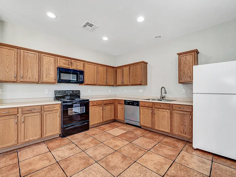 16429 W Remuda Dr — Photo 17