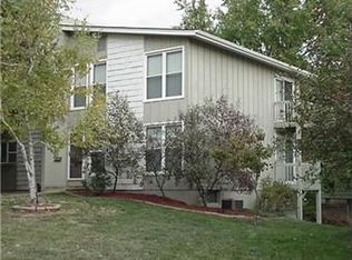 8713 W 70th St, Merriam, KS 66204