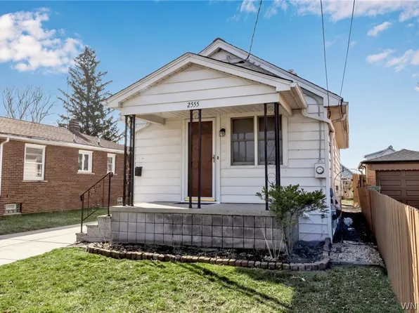 2555 Jerauld Ave, Niagara Falls, NY 14305
