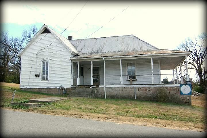 1st image of 213 E Main St