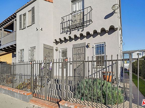 3rd image of 3918 S Normandie Ave